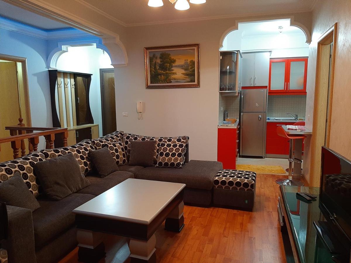 Apartamento Apartament Egzoni City Center Berat Exterior foto
