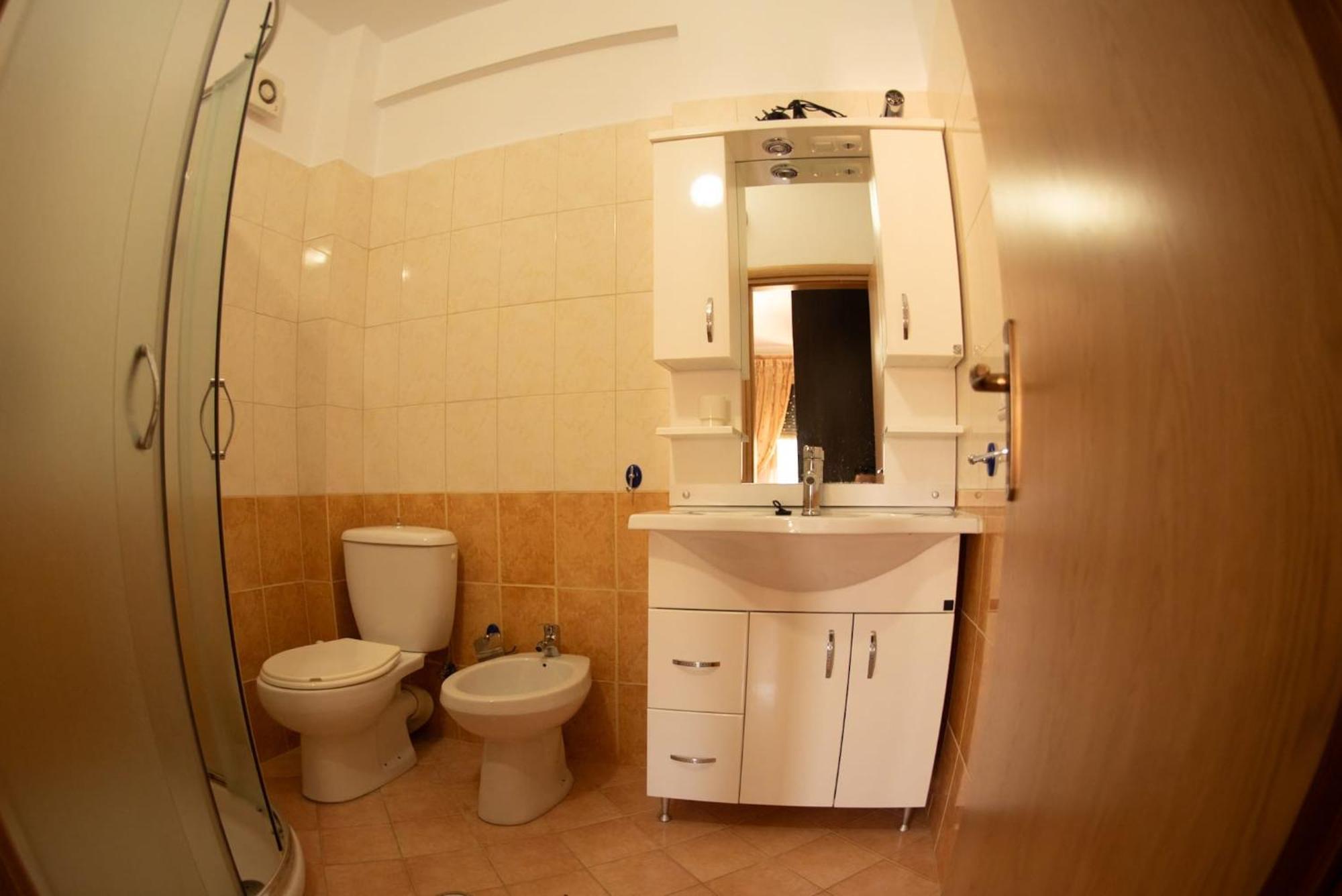 Apartamento Apartament Egzoni City Center Berat Exterior foto