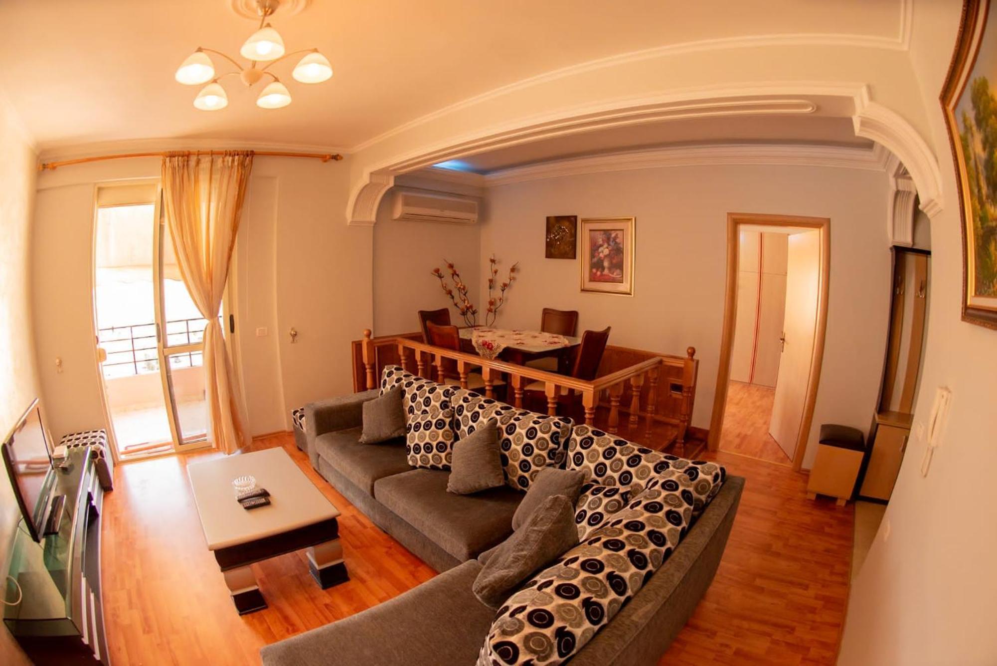 Apartamento Apartament Egzoni City Center Berat Exterior foto